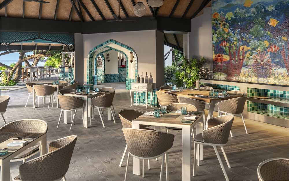 Reef Club at Four Seasons Resort Maldives at Kuda Huraa thumbnail 4